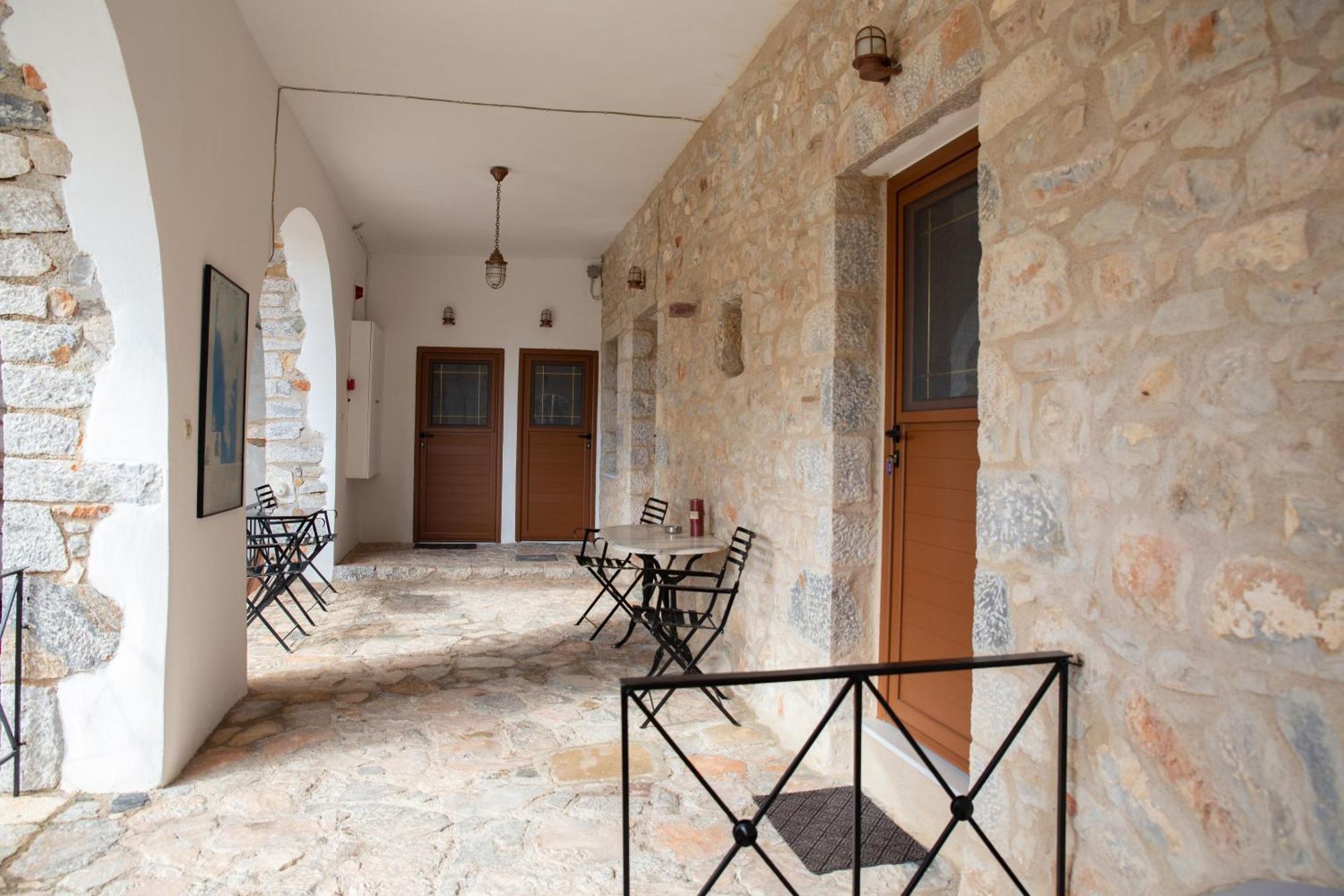 Traditional House Alepis In Areopolis דירה אראופוליס